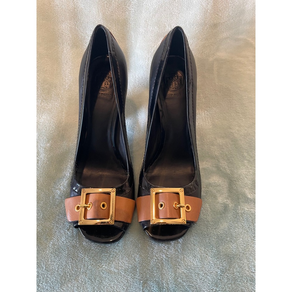 Tory‎ Burch Black Tan Leather Buckle Peep Toe Block Heel Pumps Gold Logo 9.5M